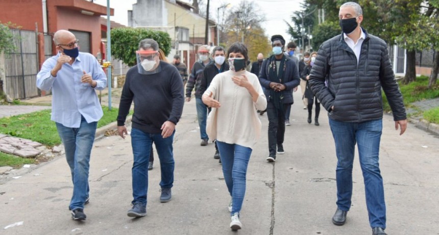 Mayra Mendoza estuvo en Villa Azul con el Secretario de DD HH e integrantes de la ONU, de la OMS, OPS y Unicef 
