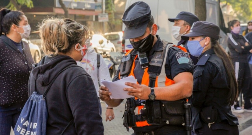 San Miguel realiza controles de cumplimiento de cuarentena en los centros comerciales 