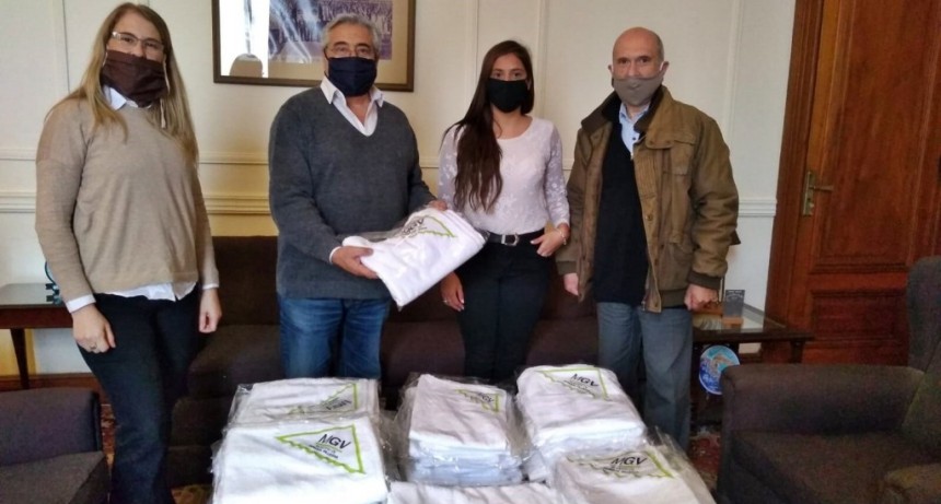 Gral. Villegas: ´Mujeres Líderes´ fabrican toallas, camisolines y cofias para el Hospital Municipal 