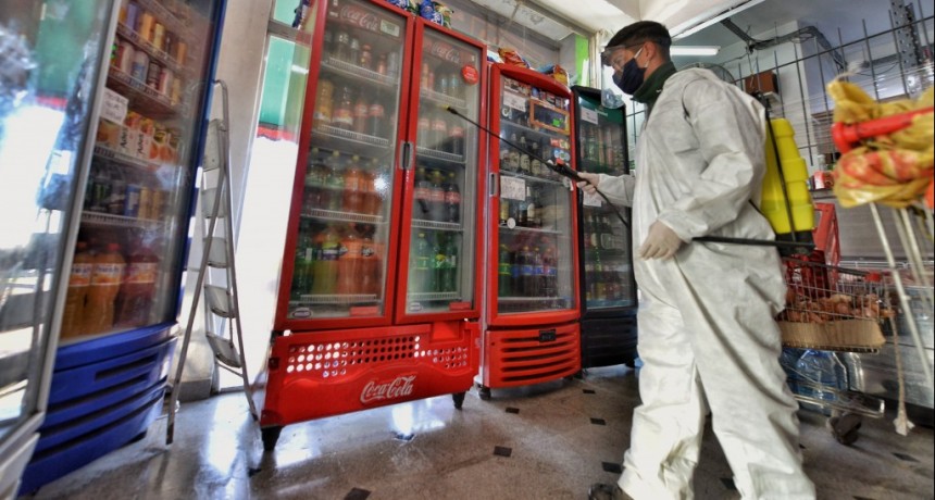 E. Echeverría: Desinfección y fumigación en barrios del distrito