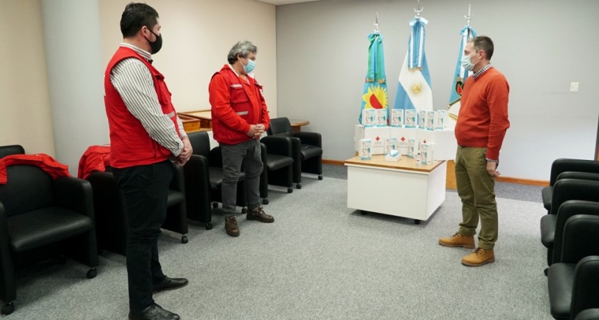 E. Echeverría: El Municipio recibió 50 termómetros digitales