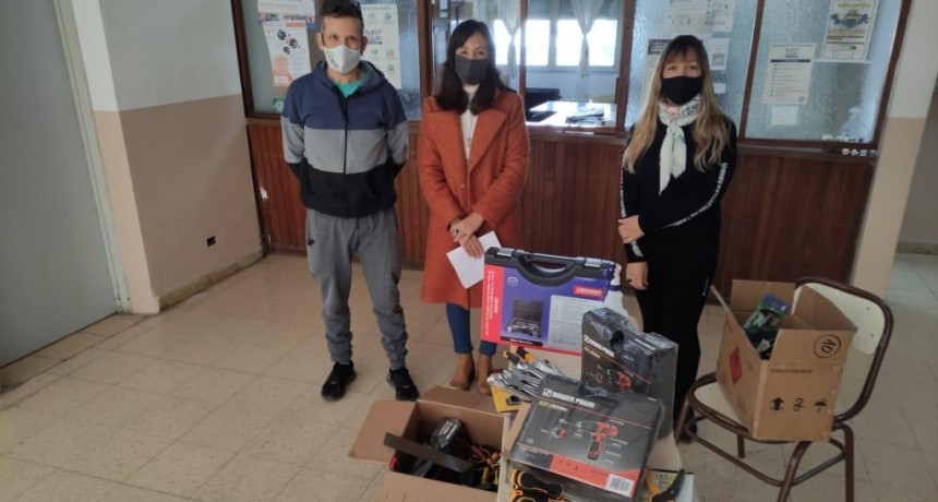 Colón (BA): La Municipalidad entregó herramientas para la escuela técnica 