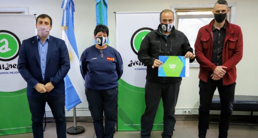 Avellaneda: En el Día Nacional de los Bomberos Voluntarios, el intendente Chornobroff entregó subsidios a los cuarteles