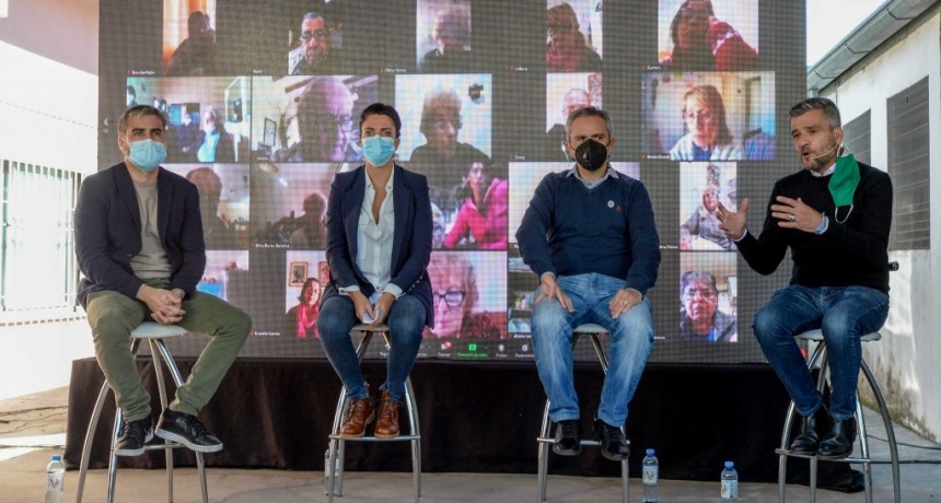 Hurlingham: Zabaleta, Larroque, Volnovich y Rodríguez, participaron de la firma de un convenio para refaccionar los centros de jubilados de la provincia