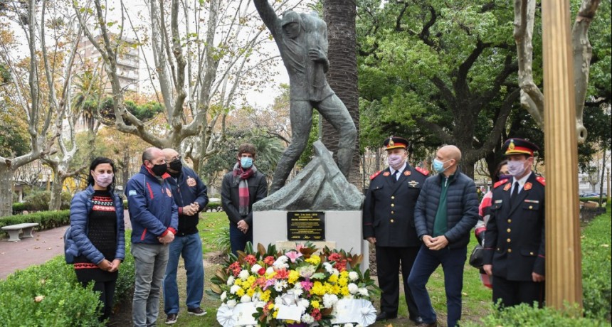 San Fernando: El Municipio homenajeó a los Bomberos Voluntarios en su día