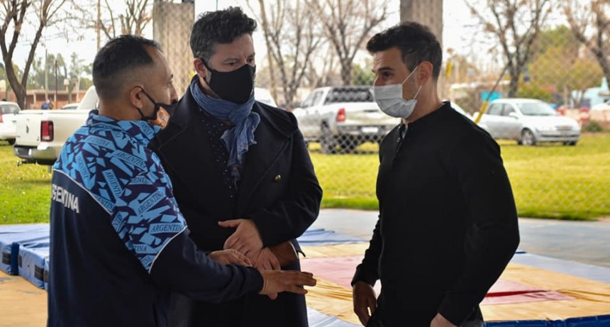 Merlo: Entrega de tamblinera al CEF N 96 de Ferrari