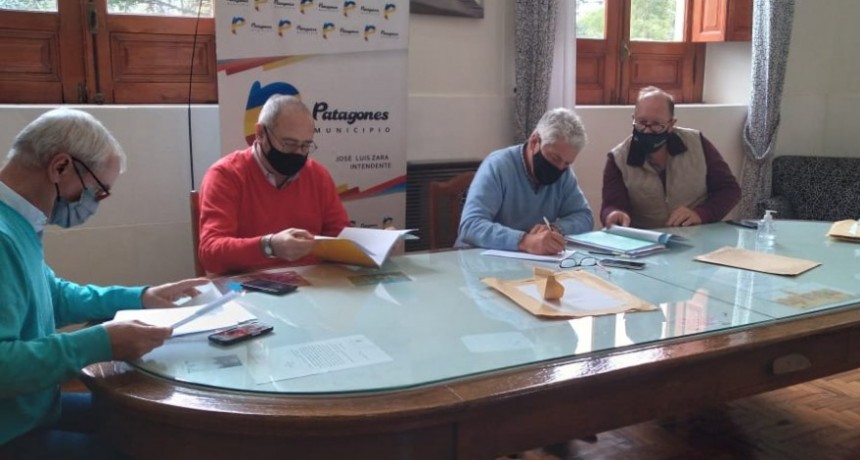 Patagones: Zara presidió la licitación para la refacción edilicia de la Escuela Primaria N°9