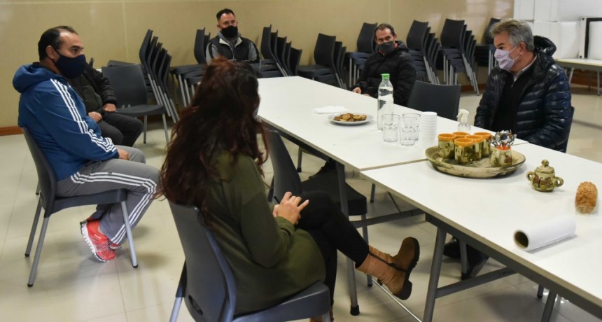 B. Blanca: El intendente visitó el barrio AMEF, donde concluyeron obras de desagües cloacales