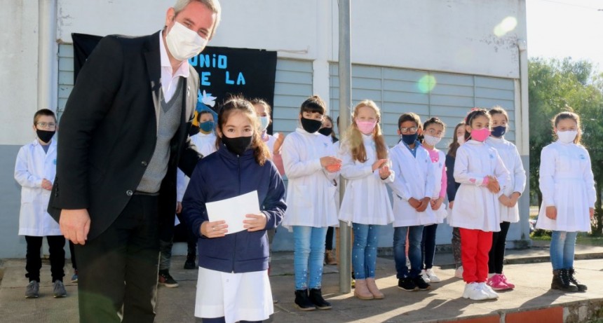 Colón (ER): Alumnos de cuarto año prometen Lealtad a la Bandera