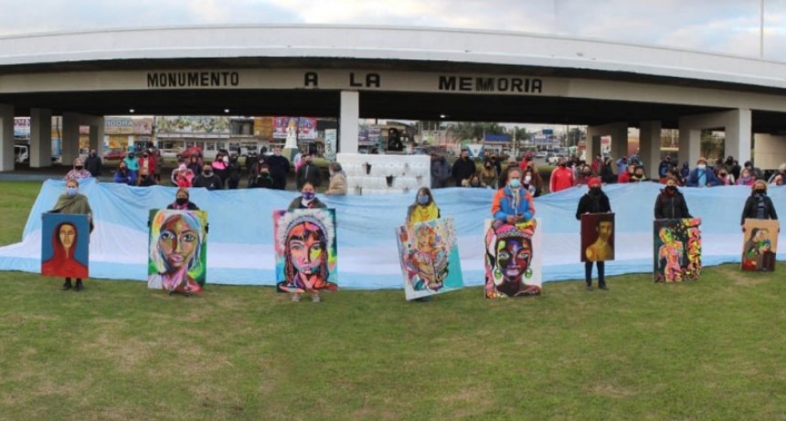 Moreno: Artistas populares repudiaron la decisión del Municipio, del “ocultamiento de los murales” del Puente Gaona