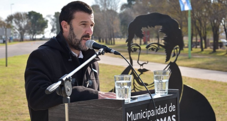 Tres Lomas: Acto conmemorativo por el Día de la Bandera 