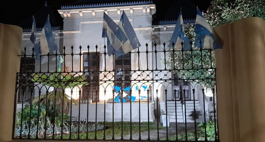 Balcarce: Casa del bicentenario y el museo hist&oacute;rico lucieron los colores de nuestra bandera 