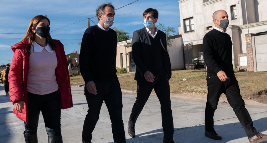 Gral. Viamonte: Franco Flexas y Gabriel Katopodis recorrieron las obras del barrio Matadero de Los Toldos 