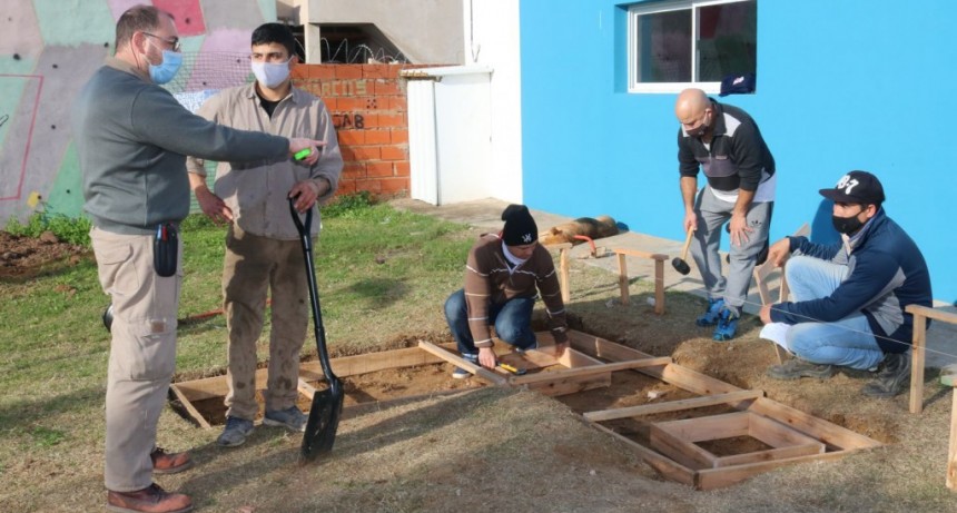 Colón (ER): Comenzó la instancia práctica de la capacitación en albañilería