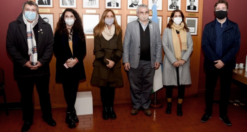 Salliqueló: Victoria Tolosa Paz y la Diputada Merquel visitaron el distrito 