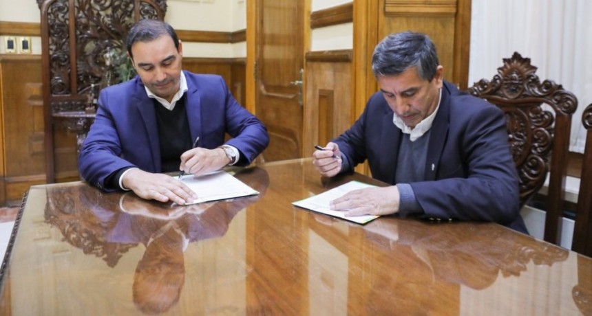 Corrientes: Valdés firmó acuerdos para realizar más obras en Empedrado y Loreto