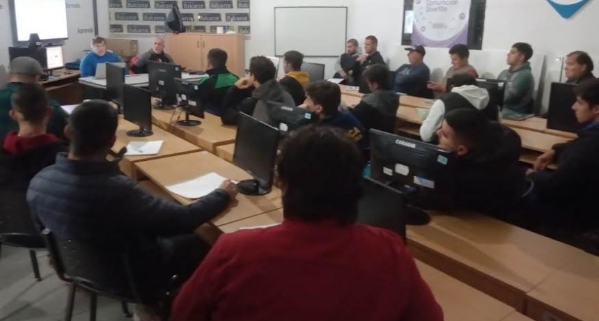 Balcarce: Exitoso desarrollo del curso de Director Técnico de Futbol 