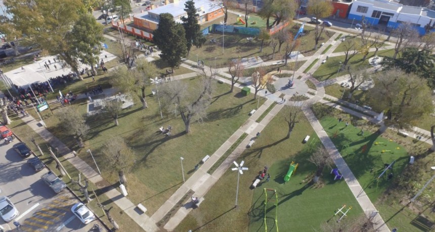 Avellaneda: La Municipalidad inauguró la puesta en valor de la Plaza José Hernández de Isla Maciel