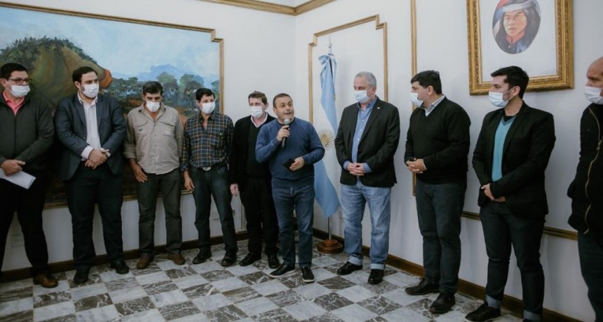 Misiones: Herrera Ahuad entregó subsidios a Instituciones de diversas localidades de la Provincia 