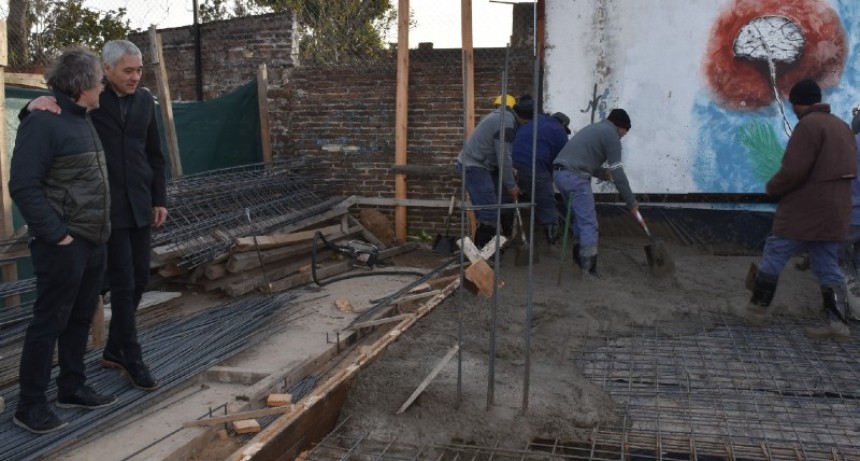 Berisso: Cagliardi recorrió el avance de la obra de ampliación de la ESB N° 8