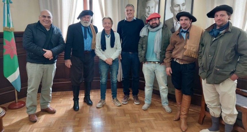 Navarro: El Intendente Diz se reunió con la Asociación Criolla Argentina para realizar la fiesta del gaucho