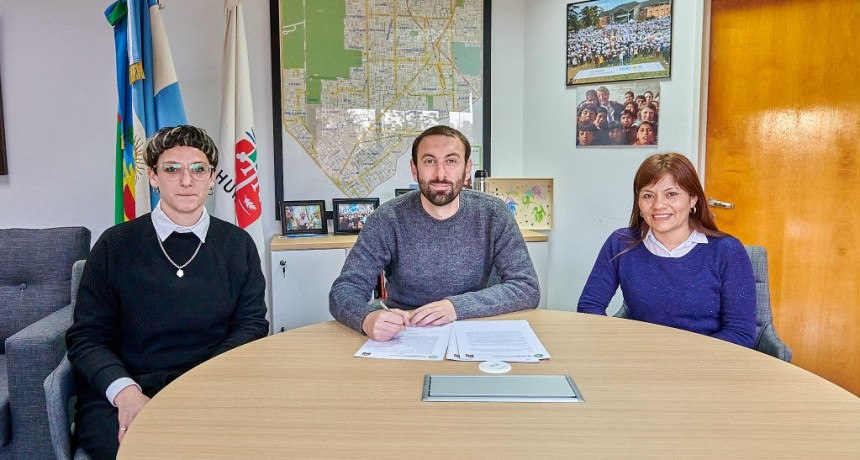 Hurlingham: Selci firmó el decreto para adherir el municipio al Cupo Laboral Trans