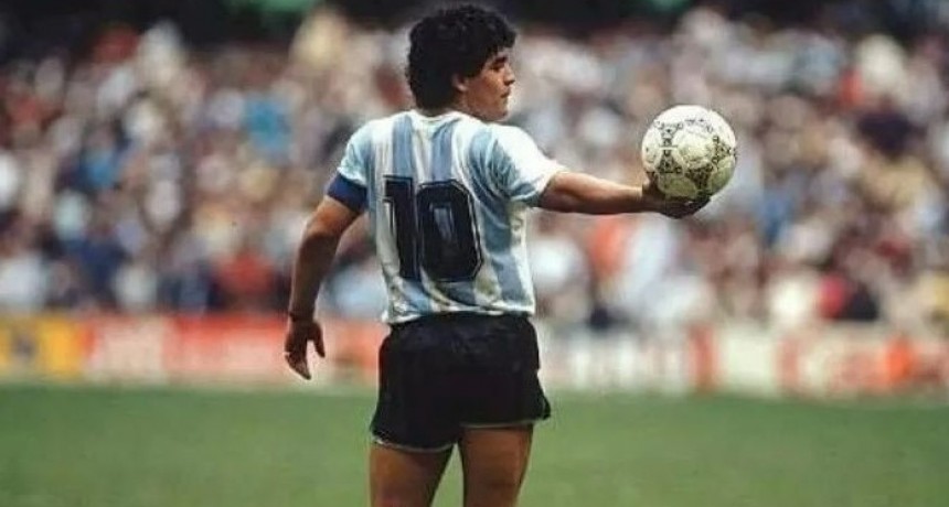 Llega al Teatro Argentino “Las Diez del Diez. Camisetas del Diego”