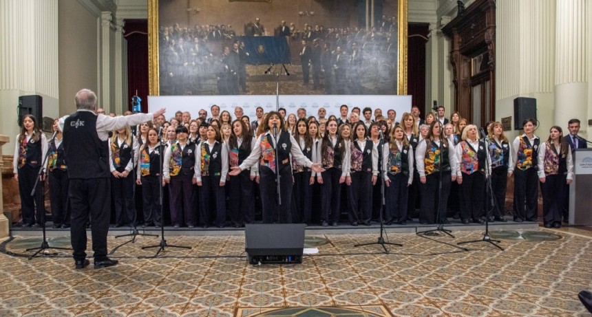 Colón (ER): El Coro Kennedy llega al distrito con un concierto a beneficio 
