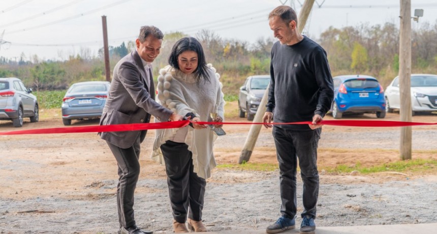 Campana: Abella acompañó la inauguración planta de la empresa “Corona Dorada”