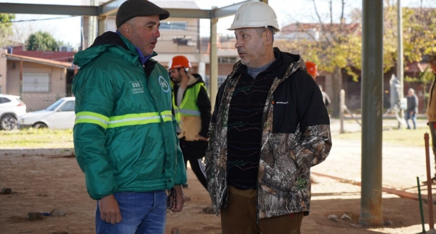 Merlo: Menéndez recorrió los avances en la construcción del Hospital de Mariano Acosta  