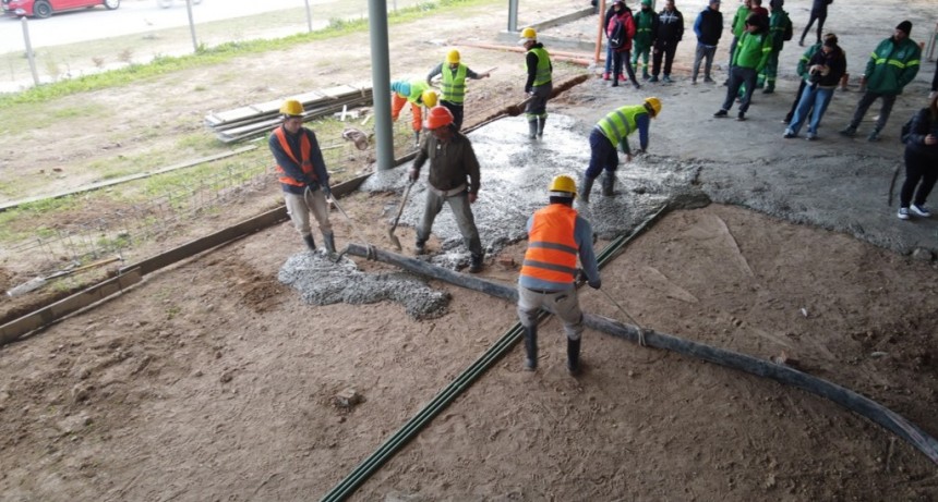 Merlo: Menéndez recorrió los avances del hospital de Mariano Acosta 