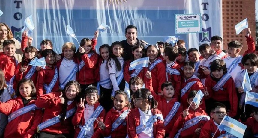 Malvinas Argentinas: Nardini acompañó a más de 4700 estudiantes en su Promesa a la Bandera