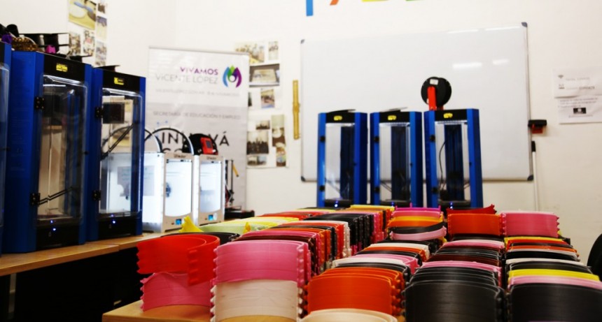 V. López: El Laboratorio de Fabricación Digital lleva entregadas más de 3000 mascarillas reutilizables 