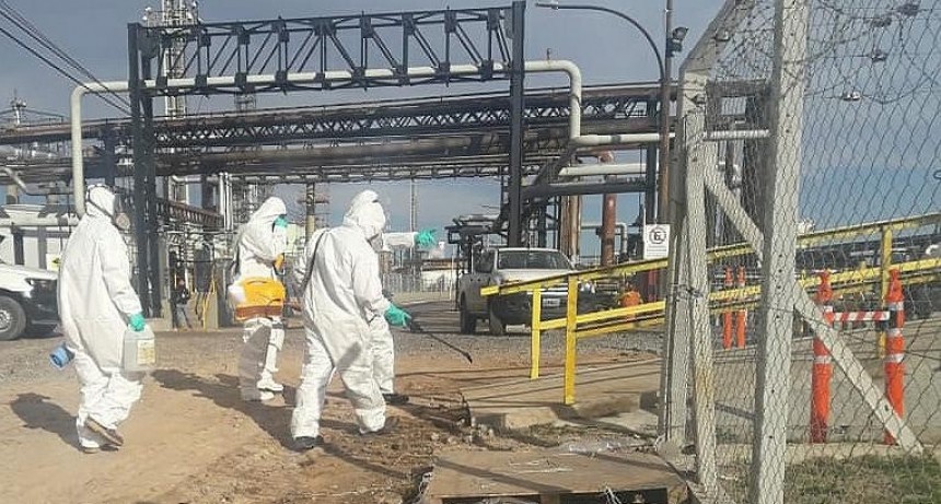 Campana: Importante operativo para trasladar a tripulación con COVID-19 que amarró en el puerto 