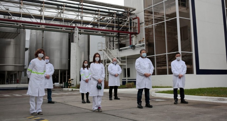 Alte. Brown: Cascallares recorri&oacute; la planta Danone que realiza donaciones en el marco de la pandemia 