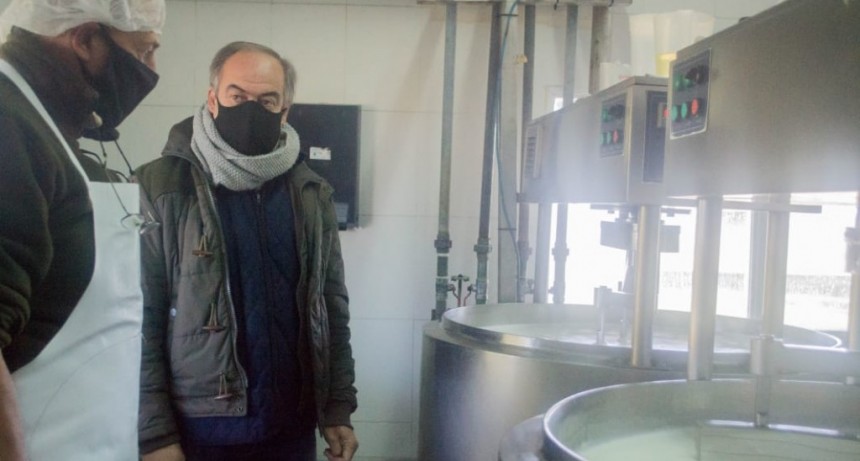 Tapalqué: El intendente visitó PRODUTAP en el reinicio de su producción 