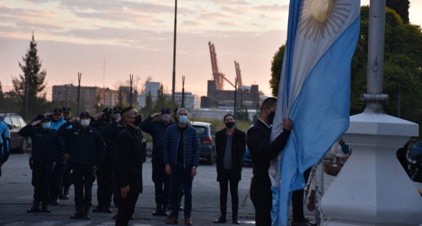 Berisso: Acto Central en la Curva de las Naciones al conmemorarse 205 años de la Declaración de la Independencia 