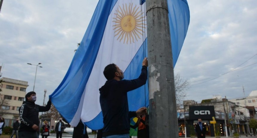 Gral. Rodríguez: Se conmemoró el 205° aniversario del día de la Independencia y se inauguró un nuevo espacio para adultos mayores