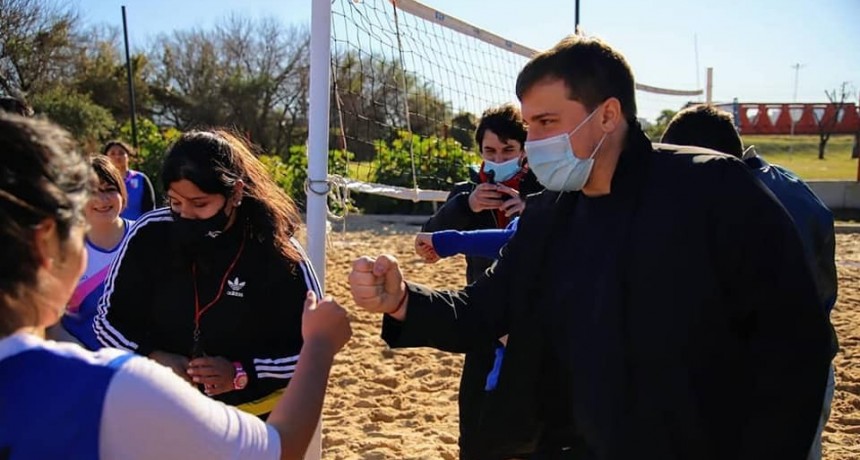 Avellaneda: Alejo Chornobroff presenció el torneo de beach vóley en el marco de los Juegos Bonaerenses 2021