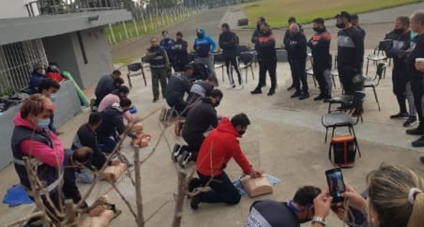 Pergamino: Deportes y Defensa Civil llevan adelante un programa de capacitación en emergencias médicas