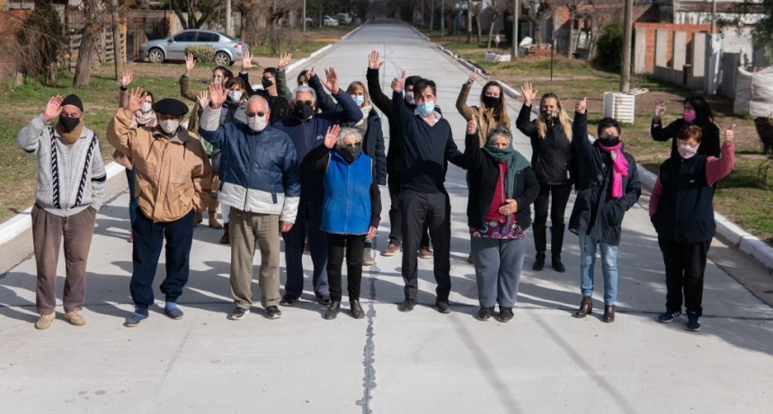 Gral. Viamonte: Franco junto a vecinos inauguró el pavimento del barrio Matadero 