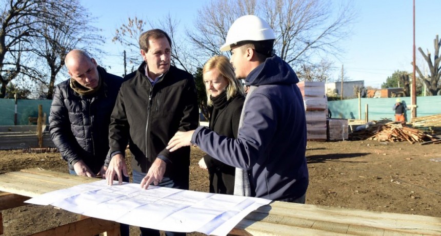 La Plata: Garro recorrió los avances del nuevo Centro Comunitario en Altos de San Lorenzo