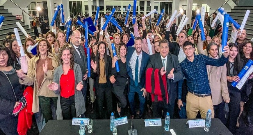 José C. Paz: Mario Ishii acompaño el acto de graduación de 422 alumnos de UNPAZ 