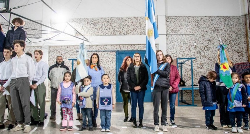 Junín: Se realizó el acto oficial escolar para conmemorar el 9 de Julio  