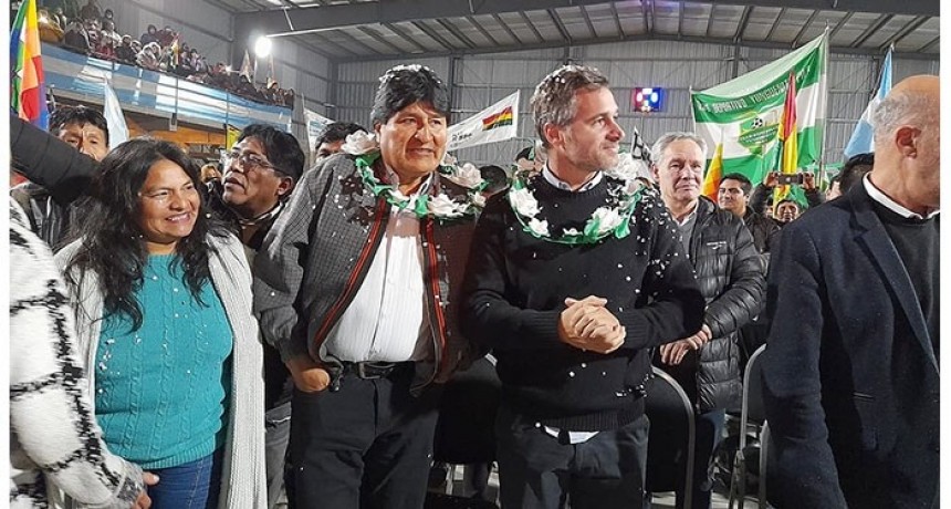 Pilar: Achával y Evo Morales encabezaron un encuentro con la comunidad boliviana en el distrito