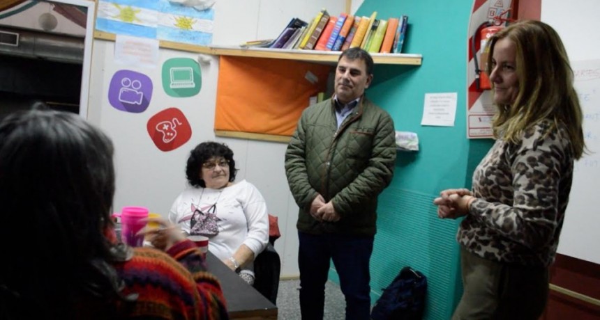 Azul: El Intendente recorrió la Escuela Municipal de Idiomas