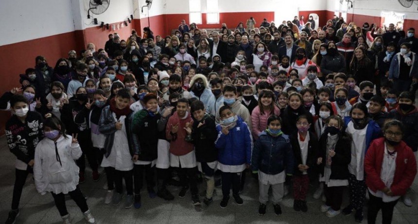 Avellaneda: Las escuelas primarias Nº 15 y 38 estrenaron nuevas aulas 