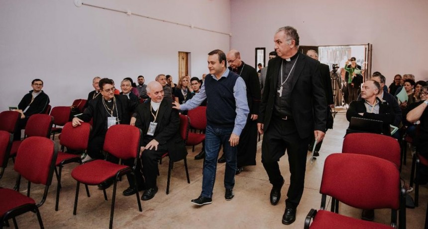 Misiones: El Gobernador Herrara Ahuad participó en la apertura del simposio “teología y catequesis” en Puerto Iguazú 