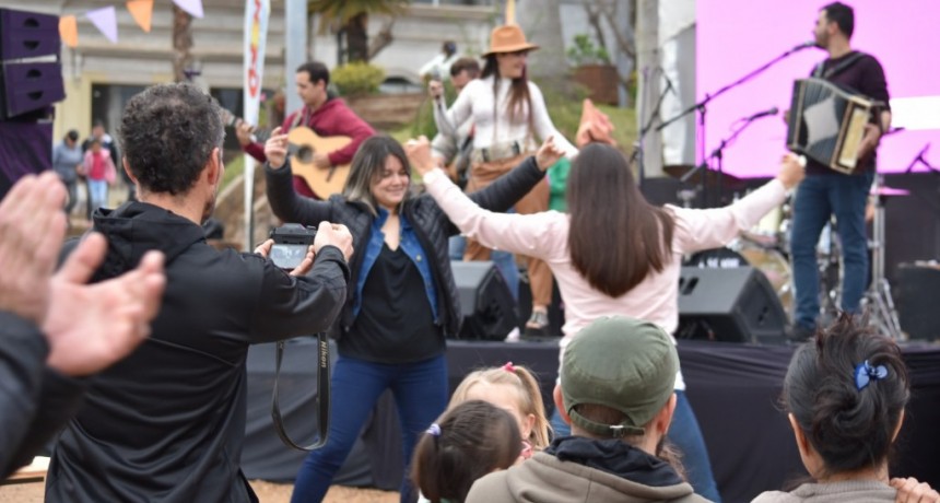 Colón (ER): Miles de vecinos y turistas disfrutan de variadas propuestas locales