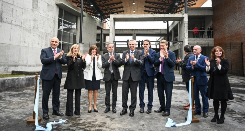 Alberto Fernández inauguró el edificio de la Facultad de Bioquímica, Química y Farmacia de la Universidad Nacional de Tucumán